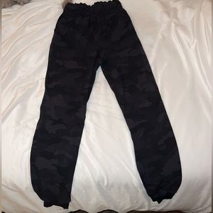 Lululemon black camo joggers, size 2